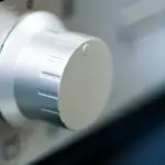 Hvordan sikrer jeg mig, at min bikini ikke falder af, når jeg bader?